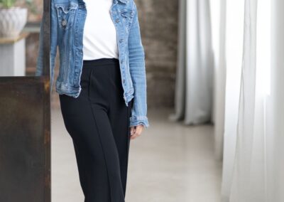 Natürliche Personal Brand Fotografie einer Unternehmerin – authentisch, professionell, nahbar